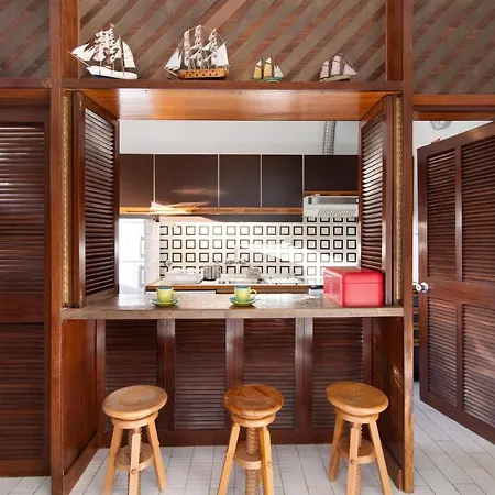 Good Wave House アパート